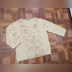 Vintage Trend Button V Neck Crochet Floral Coastal Cardigan 3/4 Sleeve Medium